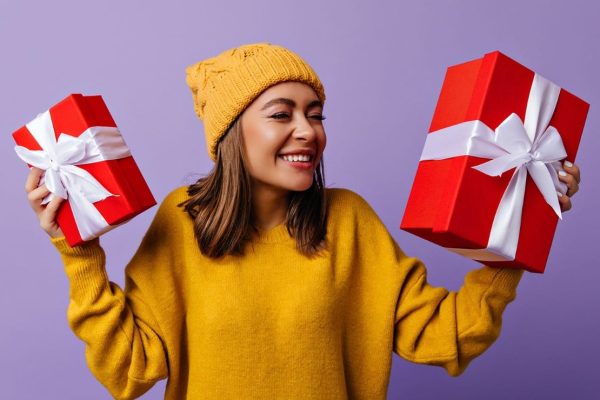 як вибрати подарунок жінці і чоловіку