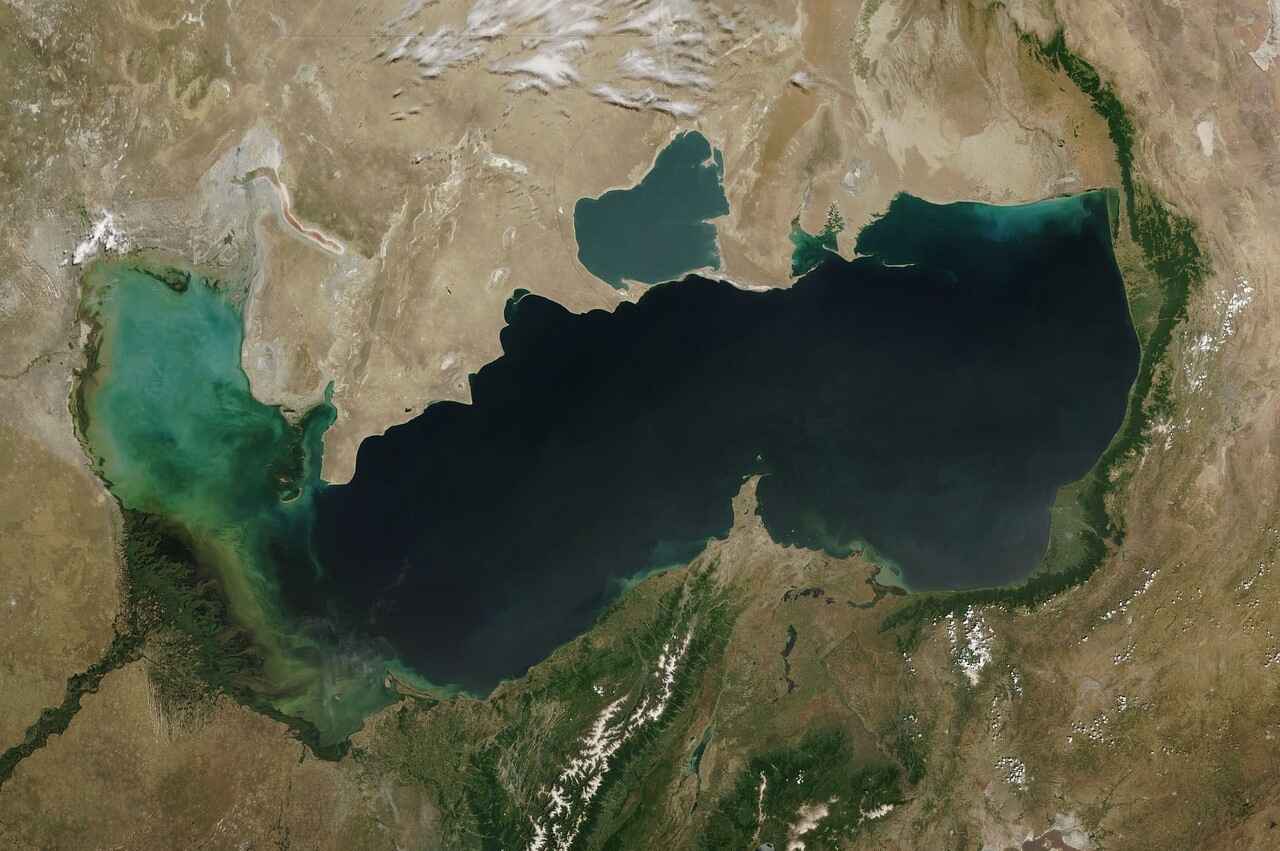 найбільше озеро світу - каспійське море