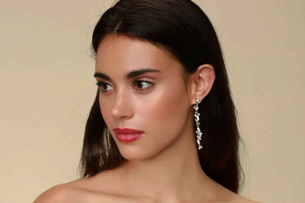 як скоригувати риси обличчя за допомогою прикрас фото 2